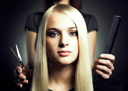 25岁皮肤较黑适合的染发颜色，衬得皮肤